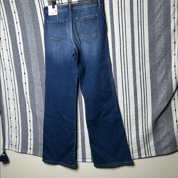 NWT KanCan Ultra High Rise Flare Jeans - Picture 4 of 5